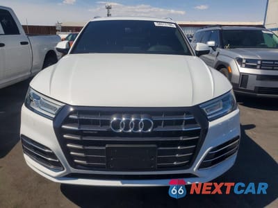 Piąte zdjęcie samochodu w środku: 2020 AUDI Q5 E PREMIUM VIN:WA1G2AFY7L2050571 - miniatura
