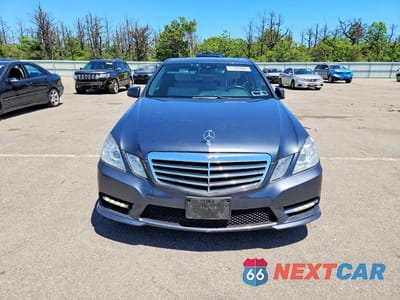 Piąte zdjęcie samochodu w środku: 2013 MERCEDES-BENZ E 350 4MATIC VIN:WDDHF8JB4DA698022 - miniatura