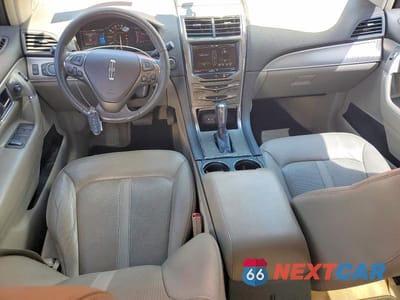 Zdjęcie 8 z 13 samochodu: 2014 LINCOLN MKX VIN:2LMDJ6JK3EBL01255 - miniatura