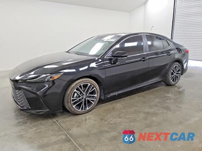 2025 TOYOTA CAMRY XLE 4T1DAACK4SU048710 - główne zdjęcie licytacji z USA - miniatura