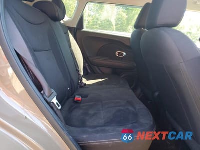 Zdjęcie 10 z 12 samochodu: 2015 KIA SOUL BASE VIN:KNDJN2A29F7179169 - miniatura