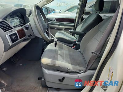 Zdjęcie 7 z 13 samochodu: 2010 CHRYSLER TOWN & COUNTRY TOURING VIN:2A4RR5D15AR108595 - miniatura