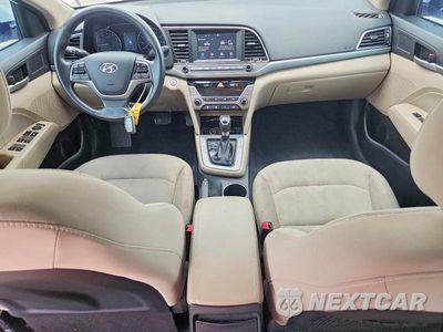 Zdjęcie 8 z 12 samochodu: 2017 HYUNDAI ELANTRA SE VIN:5NPD84LF0HH060053 - miniatura