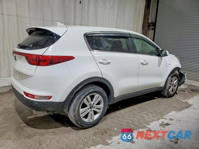 Trzecie zdjęcie samochodu z tyłu: 2017 KIA SPORTAGE LX VIN:KNDPMCAC0H7242464 - miniatura