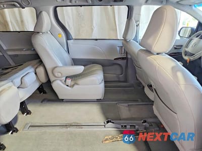 Zdjęcie 11 z 13 samochodu: 2012 TOYOTA SIENNA XLE 7-PASSENGER VIN:5TDDK3DCXCS040055 - miniatura