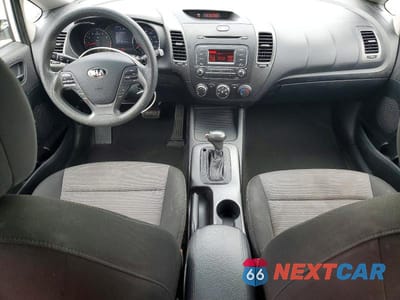 Zdjęcie 8 z 12 samochodu: 2016 KIA FORTE LX VIN:KNAFK5A86G5636616 - miniatura