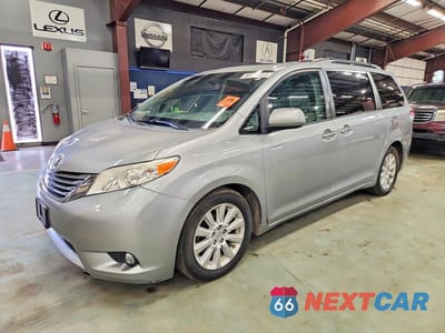 2014 TOYOTA SIENNA XLE 7-PASSENGER 5TDDK3DC0ES090711 - główne zdjęcie licytacji z USA - miniatura