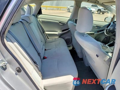 Zdjęcie 10 z 13 samochodu: 2014 TOYOTA PRIUS TWO VIN:JTDKN3DU6E0358218 - miniatura