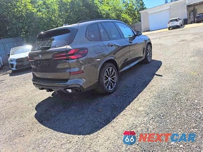 Czwarte zdjęcie samochodu z boku: 2026 BMW X5 XDRIVE40I VIN:5UX23EU01T9389690 - miniatura