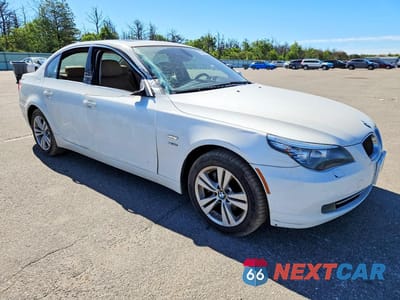 Czwarte zdjęcie samochodu z boku: 2010 BMW 528 XI VIN:WBANV1C51AC445915 - miniatura