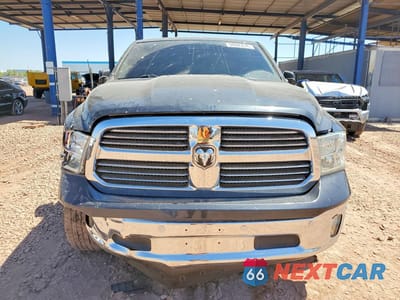 Piąte zdjęcie samochodu w środku: 2018 RAM 1500 SLT VIN:1C6RR6LT8JS275361 - miniatura