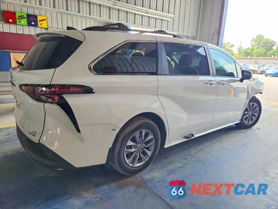 Trzecie zdjęcie samochodu z tyłu: 2024 TOYOTA SIENNA LE VIN:5TDKSKFC2RS143588 - miniatura