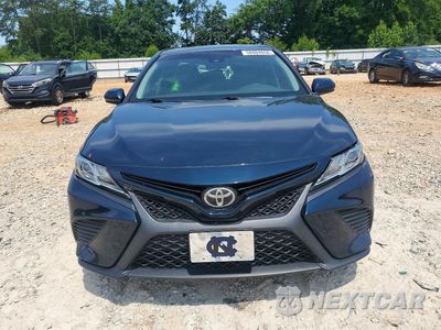 Piąte zdjęcie samochodu w środku: 2018 TOYOTA CAMRY SE VIN:4T1B11HK7JU544096 - miniatura
