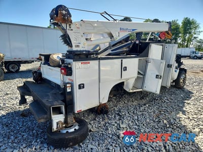 Trzecie zdjęcie samochodu z tyłu: 2023 CHEVROLET SILVERADO MEDIUM DUTY VIN:1HTKJPVM4PH394241 - miniatura