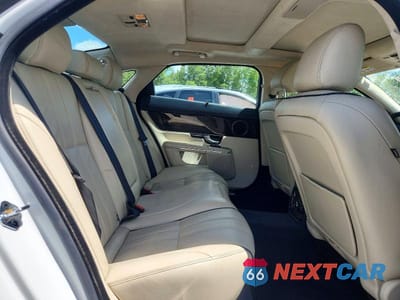 Zdjęcie 10 z 12 samochodu: 2012 JAGUAR XJL VIN:SAJWA2GB2CLV37256 - miniatura