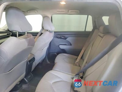 Zdjęcie 6 z 14 samochodu: 2022 TOYOTA HIGHLANDER LE VIN:5TDBZRBH9NS577099 - miniatura