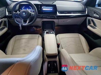Zdjęcie 8 z 14 samochodu: 2024 BMW X1 XDRIVE28I VIN:WBX73EF04R5Y89351 - miniatura