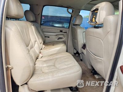 Zdjęcie 10 z 13 samochodu: 2005 CADILLAC ESCALADE ESV VIN:3GYFK66N25G263873 - miniatura