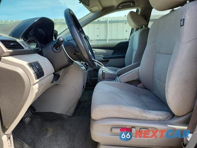 Zdjęcie 7 z 13 samochodu: 2016 HONDA ODYSSEY SE VIN:5FNRL5H39GB113144 - miniatura