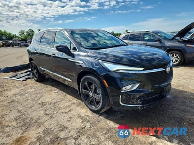 Czwarte zdjęcie samochodu z boku: 2024 BUICK ENCLAVE ESSENCE VIN:5GAEVAKW6RJ127648 - miniatura