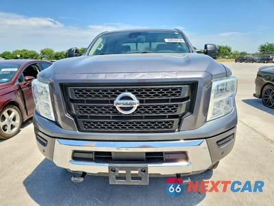 Piąte zdjęcie samochodu w środku: 2022 NISSAN TITAN XD SV VIN:1N6AA1FB6NN100112 - miniatura
