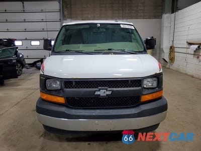Piąte zdjęcie samochodu w środku: 2017 CHEVROLET EXPRESS G2500 VIN:1GCWGAFF0H1221093 - miniatura