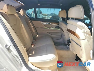 Zdjęcie 10 z 12 samochodu: 2016 BMW 740 I VIN:WBA7E2C51GG547344 - miniatura