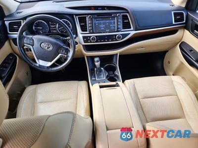 Zdjęcie 8 z 14 samochodu: 2018 TOYOTA HIGHLANDER LIMITED PLATINUM VIN:5TDYZRFH2JS271246 - miniatura