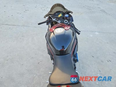 Zdjęcie 6 z 9 samochodu: 2023 BMW S 1000 RR VIN:WB10E6306P6H80464 - miniatura