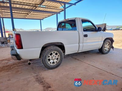 Trzecie zdjęcie samochodu z tyłu: 1999 CHEVROLET SILVERADO C1500 VIN:1GCEC14W7XZ117226 - miniatura