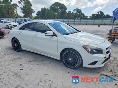 Czwarte zdjęcie samochodu z boku: 2014 MERCEDES-BENZ CLA 250 4MATIC VIN:WDDSJ4GB0EN125648 - miniatura