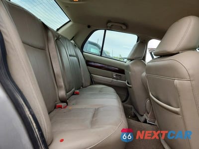 Zdjęcie 10 z 12 samochodu: 2006 MERCURY GRAND MARQUIS LS VIN:2MEFM75V26X640408 - miniatura