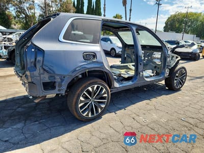 Trzecie zdjęcie samochodu z tyłu: 2026 VOLVO XC90 PLUS VIN:YV4H60PE9T1433816 - miniatura