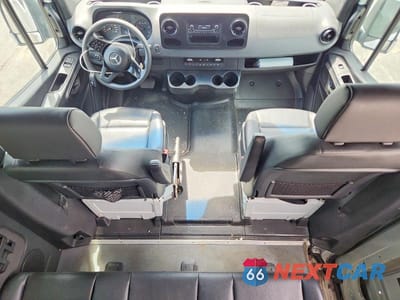 Zdjęcie 8 z 14 samochodu: 2021 MERCEDES BENZ SPRINTER 2500 VIN:W1Z4DGHY8MT060872 - miniatura