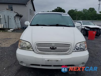 Piąte zdjęcie samochodu w środku: 2005 KIA SEDONA LX VIN:KNDUP132756679088 - miniatura