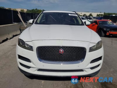 Piąte zdjęcie samochodu w środku: 2017 JAGU F-PACE PRE VIN:SADCJ2BV4HA067080 - miniatura