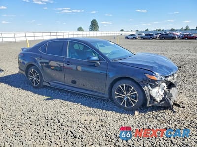 Czwarte zdjęcie samochodu z boku: 2020 TOYOTA CAMRY SE VIN:4T1G11AK3LU868648 - miniatura