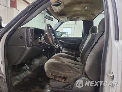 Zdjęcie 7 z 13 samochodu: 2004 CHEVROLET SILVERADO C2500 HEAVY DUTY VIN:1GCHC24U04E282989 - miniatura