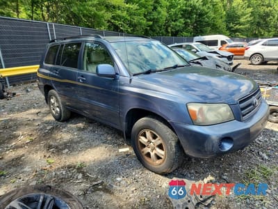Czwarte zdjęcie samochodu z boku: 2004 TOYOTA HIGHLANDER BASE VIN:JTEEP21A240006677 - miniatura