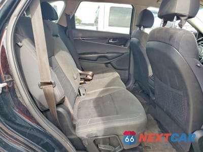 Zdjęcie 10 z 12 samochodu: 2018 KIA SORENTO L VIN:5XYPG4A33JG424777 - miniatura