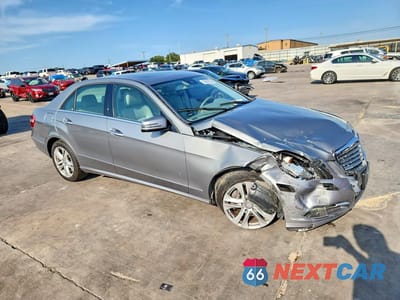 Czwarte zdjęcie samochodu z boku: 2011 MERCEDES-BENZ E 350 VIN:WDDHF5GB6BA368076 - miniatura