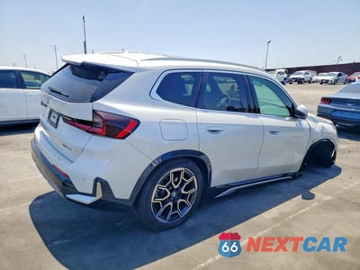 Trzecie zdjęcie samochodu z tyłu: 2026 BMW X1 XDRIVE28I VIN:WBX73EF0XT5491617 - miniatura