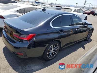 Trzecie zdjęcie samochodu z tyłu: 2021 BMW 330I VIN:3MW5R1J08M8B59261 - miniatura