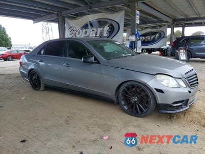Czwarte zdjęcie samochodu z boku: 2011 MERCEDES-BENZ E 550 VIN:WDDHF7CB8BA316918 - miniatura