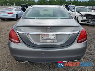 Zdjęcie 6 z 12 samochodu: 2016 MERCEDES-BENZ C 300 4MATIC VIN:55SWF4KB7GU109502 - miniatura