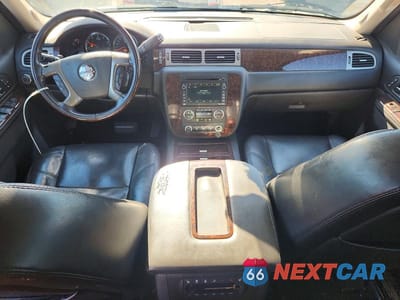Zdjęcie 8 z 12 samochodu: 2011 GMC YUKON DENALI VIN:1GKS2EEF6BR108817 - miniatura