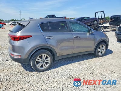 Trzecie zdjęcie samochodu z tyłu: 2018 KIA SPORTAGE LX VIN:KNDPMCAC7J7303914 - miniatura