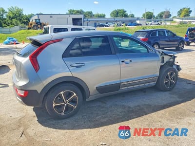 Trzecie zdjęcie samochodu z tyłu: 2026 KIA NIRO LX VIN:KNDCP3LE5T5322738 - miniatura