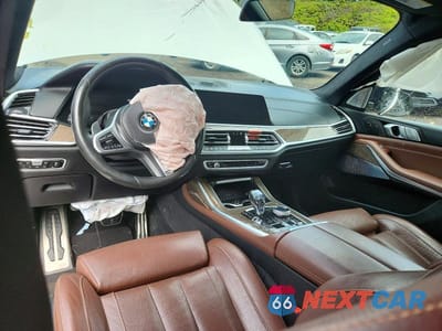Zdjęcie 8 z 14 samochodu: 2019 BMW X7 XDRIVE40I VIN:5UXCW2C52KL088984 - miniatura