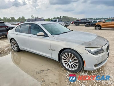 Czwarte zdjęcie samochodu z boku: 2011 BMW 740 I VIN:WBAKA4C56BC612674 - miniatura